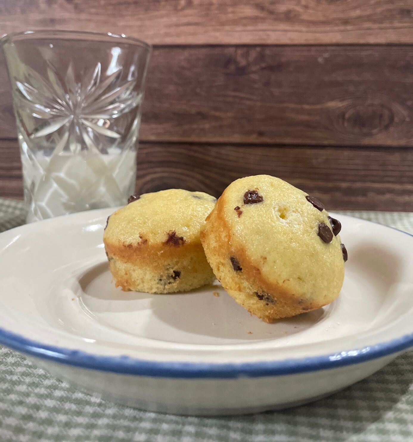 mini chocolate chip muffins