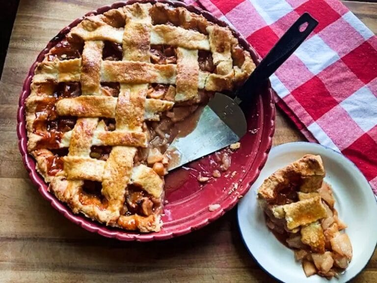 caramel apple pie