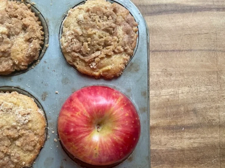 apple muffins with a crumb topping