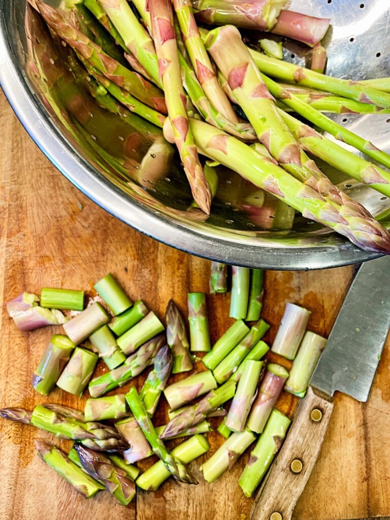 washed and cut asparagas