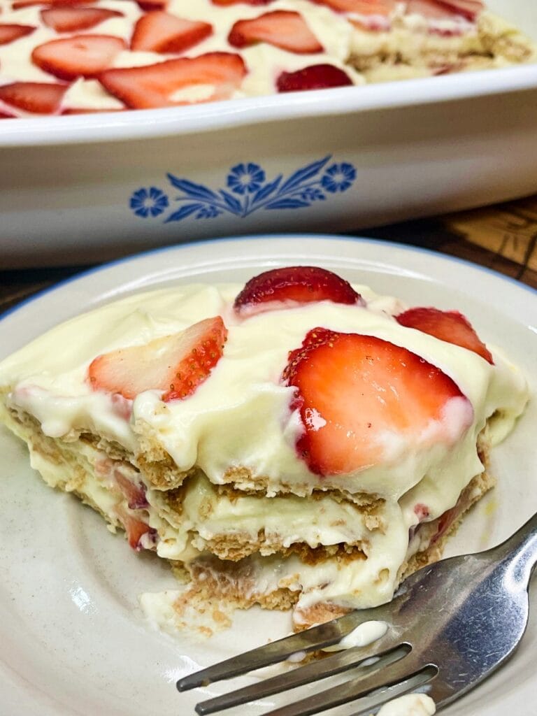 Strawberry icebox cake